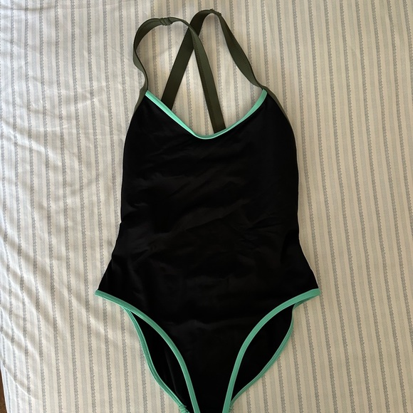 L*Space Maniac One Piece size 4  NWOT - Picture 3 of 6